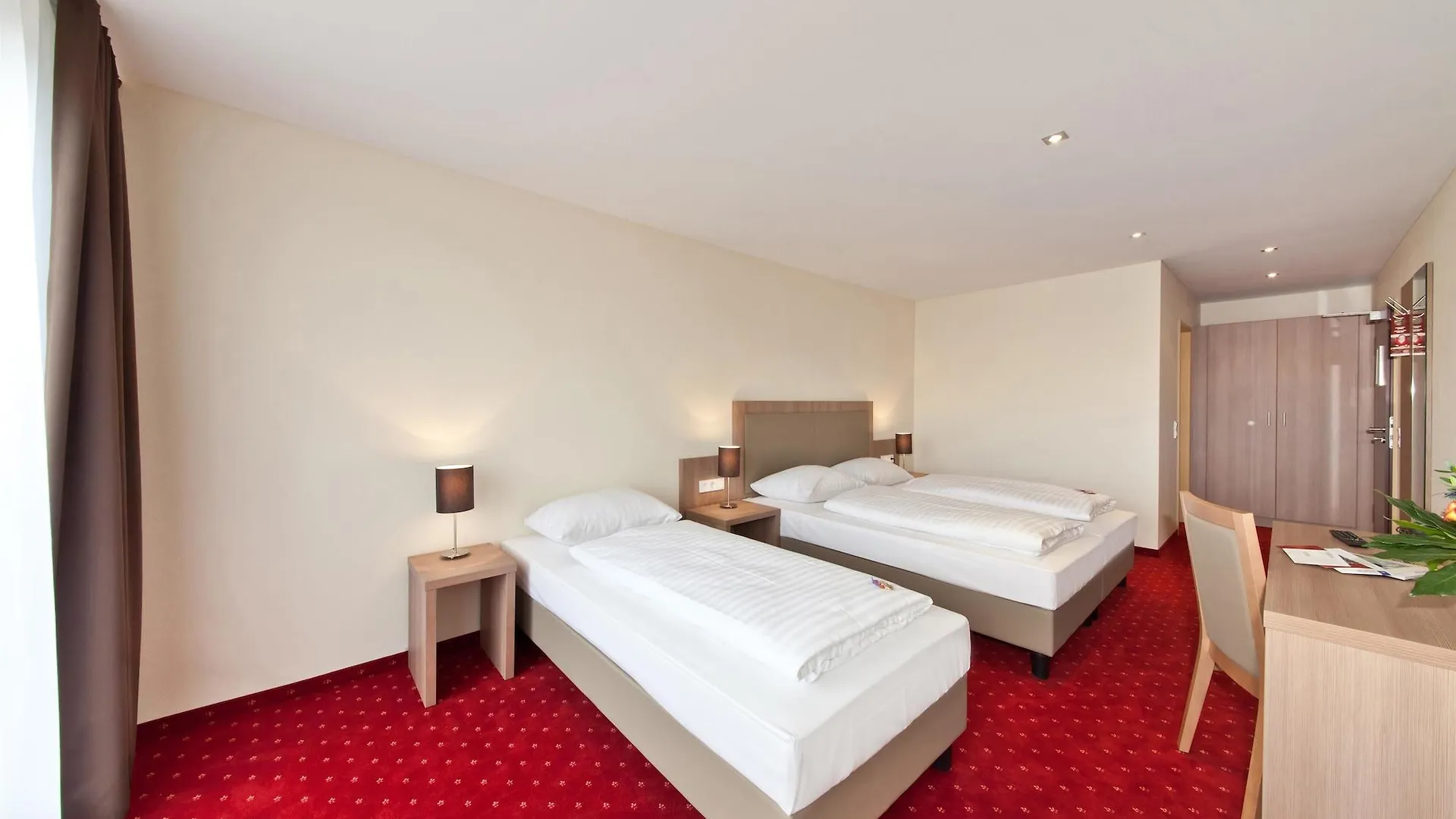 Novum Hotel New Madison Duesseldorf Hauptbahnhof 4*, Düsseldorf